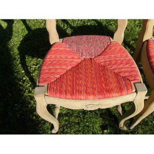 Les chaises rouges 2