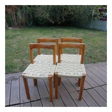 Quatre chaises tissées de paille papier marais