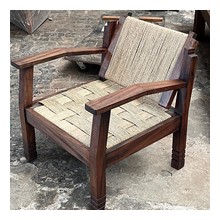 Deux fauteuils tissés paille naturelle