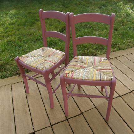 Duo de chaises en paille havane et brins de tissu 1