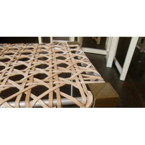 Table-basse - cannage de cuir - structure imprimante 3D et tubes d`aluminium