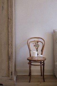 Thonet - dans la chambre - chevet